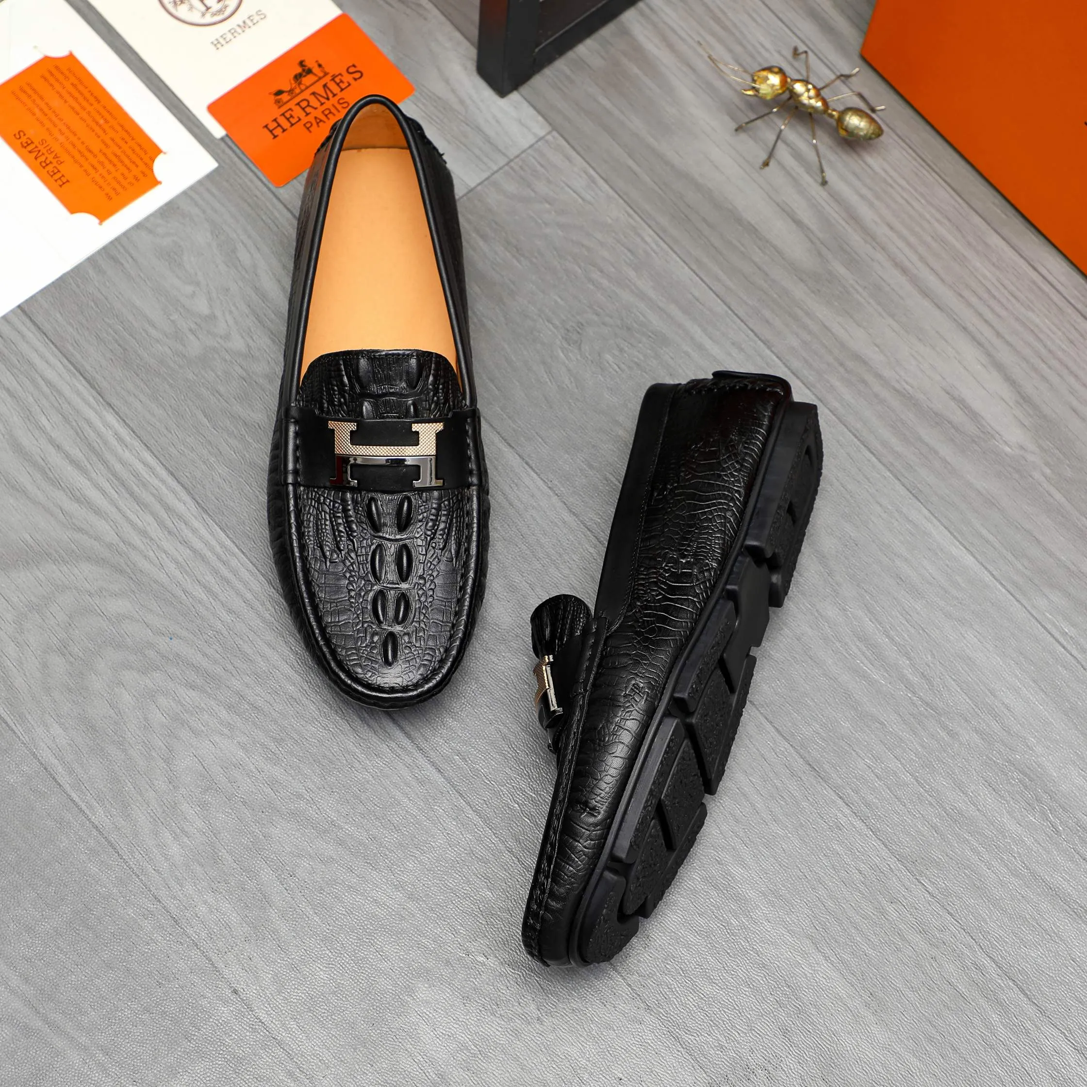 Men's shoes 💰380 Product trademark: HERMES "Hermès" casual slip-on shoes Regular size: 38-45 (45 is custom-made and non-returnable) Product materials: Selected embossed cowhide upper, pigskin lining, rubber outsole